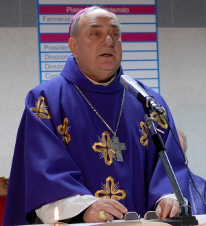 Il vescovo Vincenzo Manzella