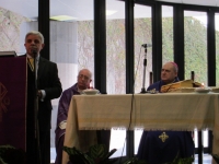 Da sx il commissario Mangiacavallo, Mons. Scelsi e il Vescovo Manzella