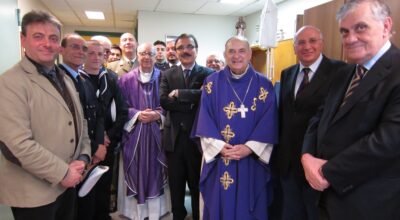 Pasqua, vescovo inaugura vetrate cappella ospedale