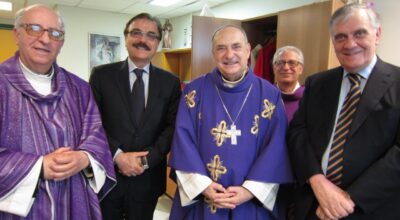 Pasqua, il vescovo inaugura vetrate cappella